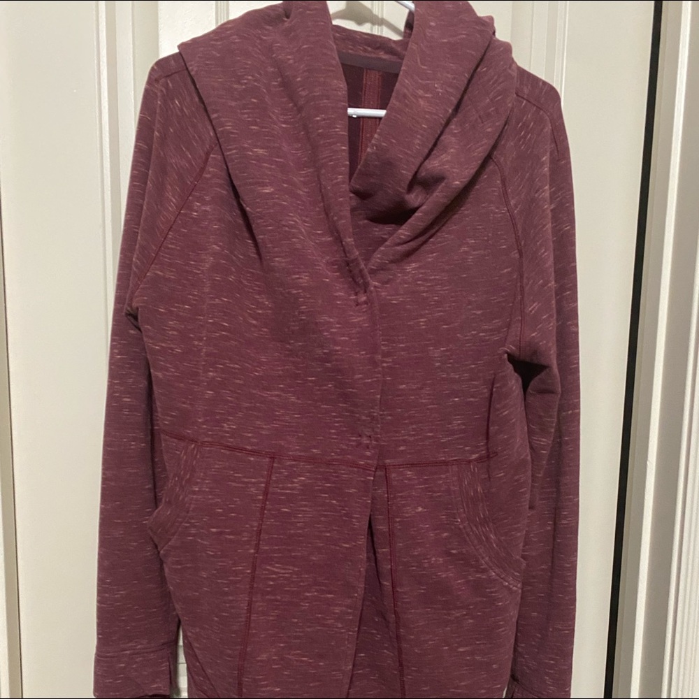Lululemon hooded sweatshirt size 6